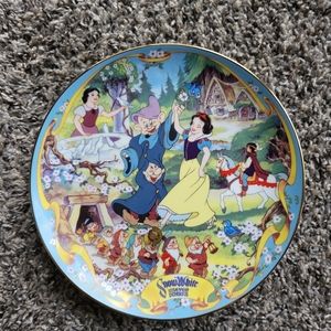 Snow White | Musical Decorative Plate